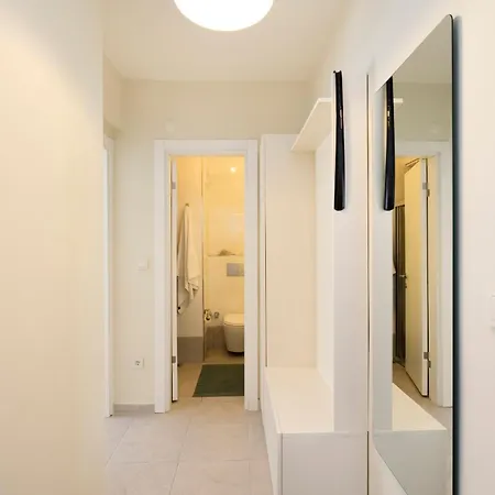 2 Bedroom W. Balcony And Sea View @ Cihangir No:5
