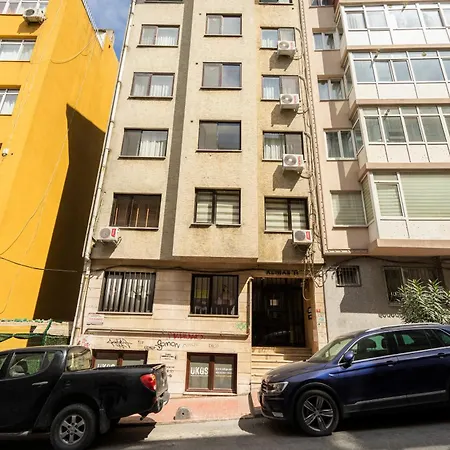 Apartamento 2 Bedroom W. Balcony And Sea View @ Cihangir No:5 Estambul