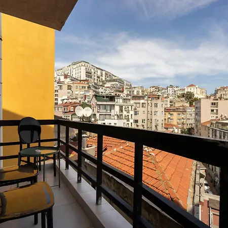 2 Bedroom W. Balcony And Sea View @ Cihangir No:5 Apartamento